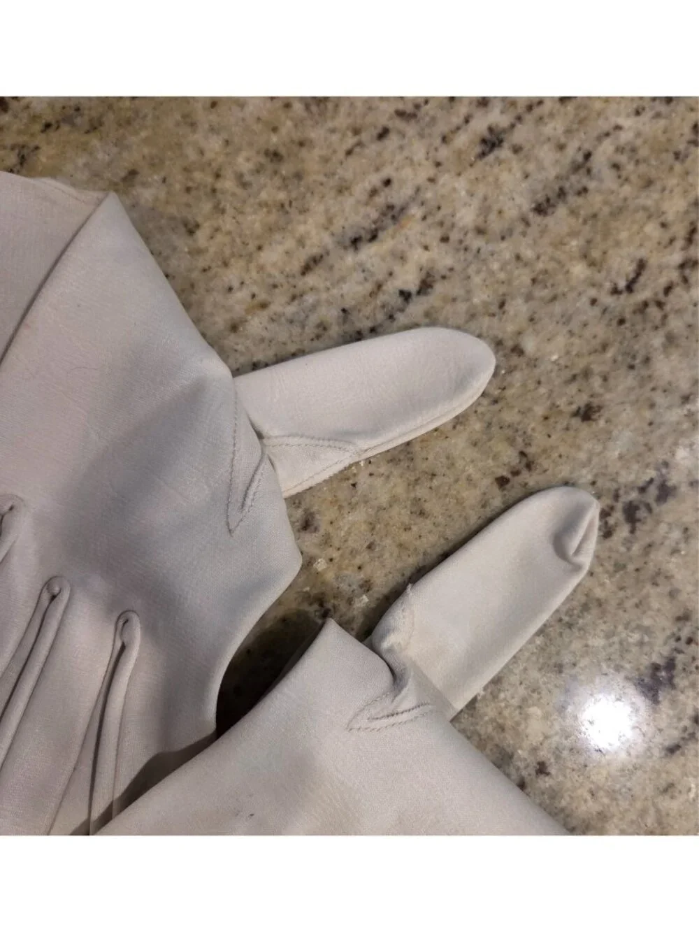 Vintage Womens Size M/L 7.5 Beige Nylon Formal Short Gloves